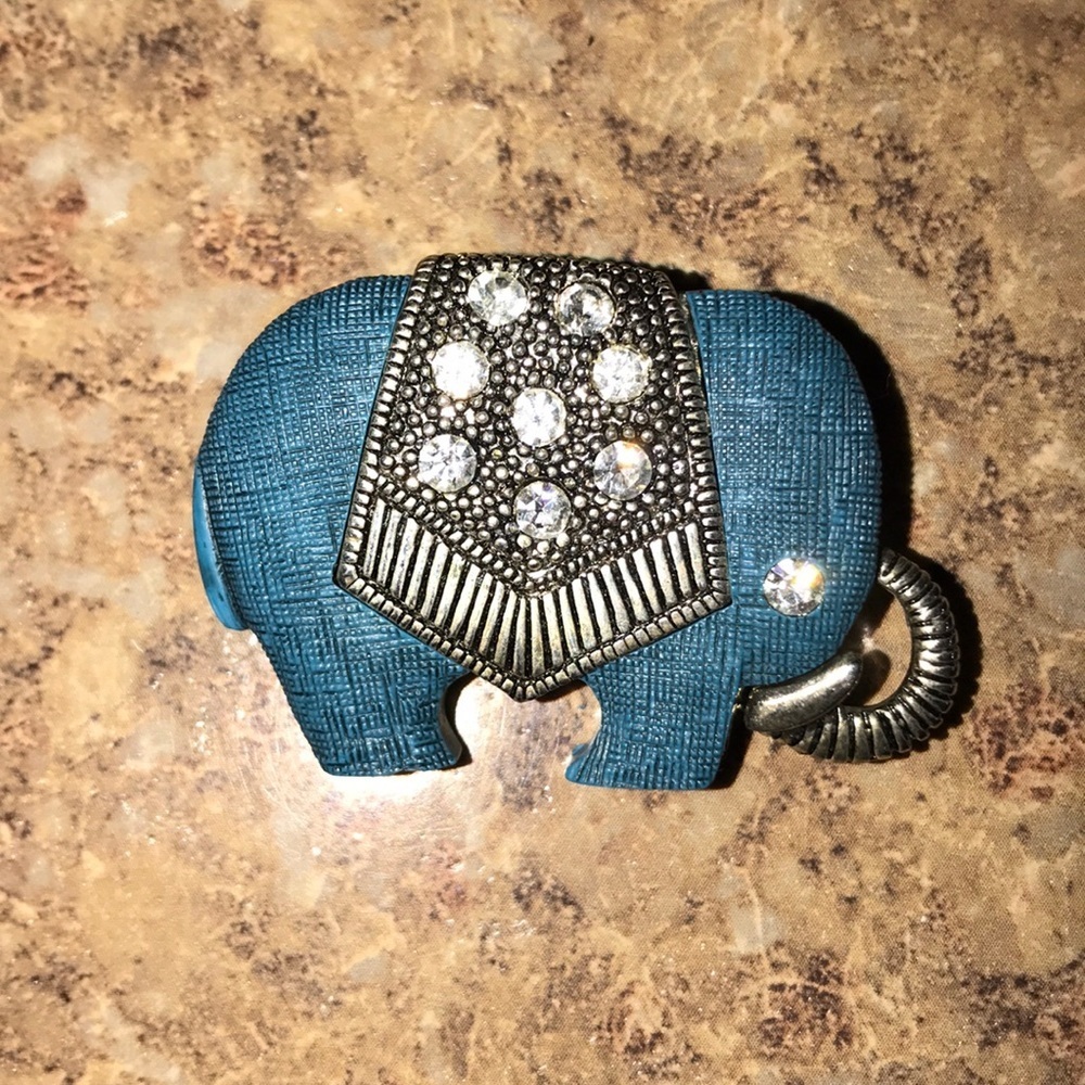 NWOT Women’s Teal Elephant Pin